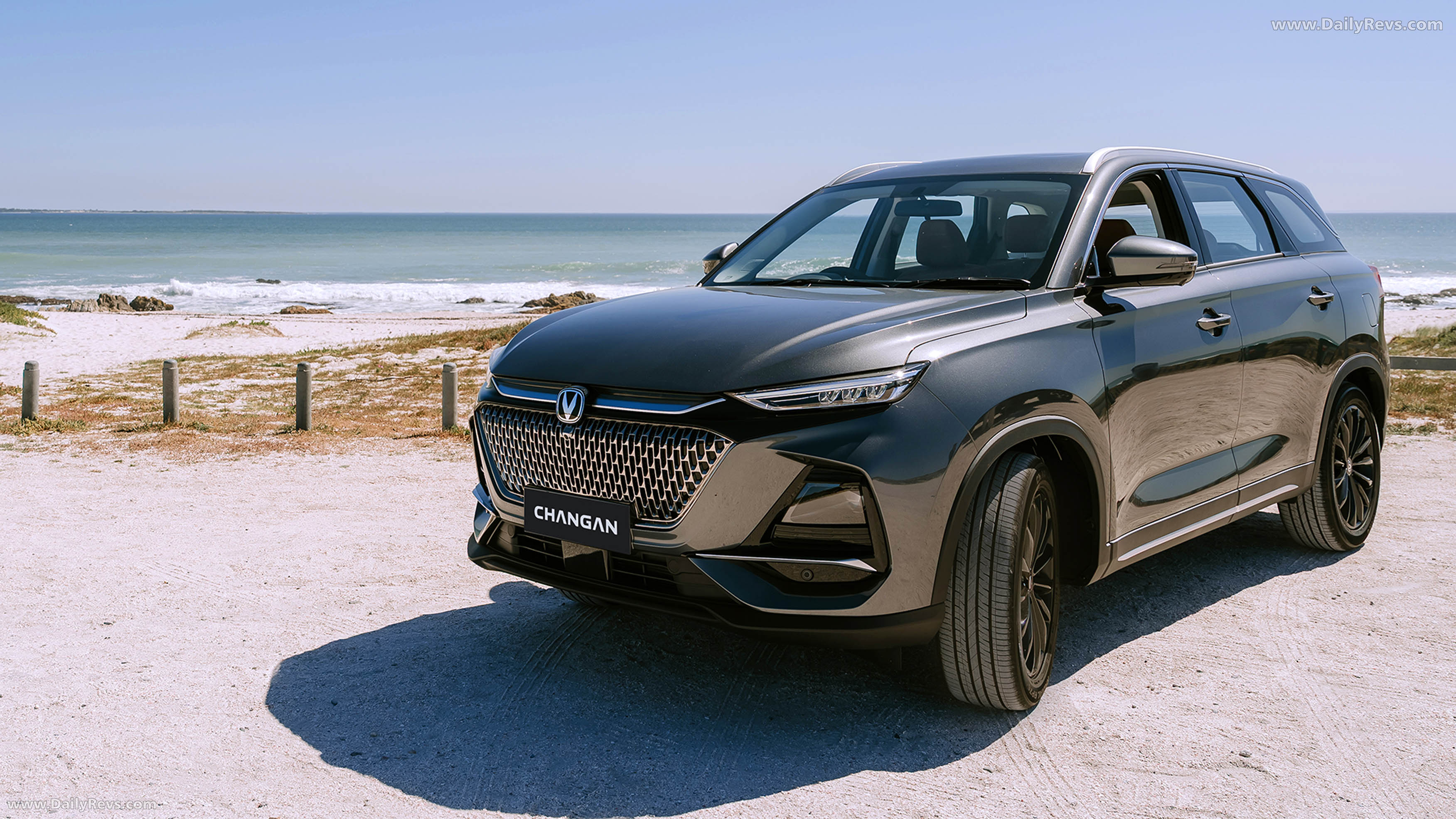 2025-changan-auto-cs75-pro-feature-packed-compact-midsize-suv-enters